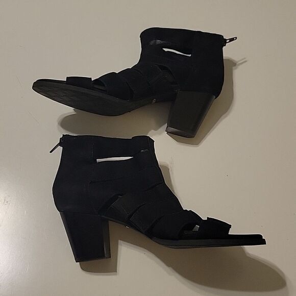 VIONIC CUTOUT BLACK LEATHER HEELED BACK ZIP BOOTIES HEELS BOOTS 9 - Picture 4 of 9